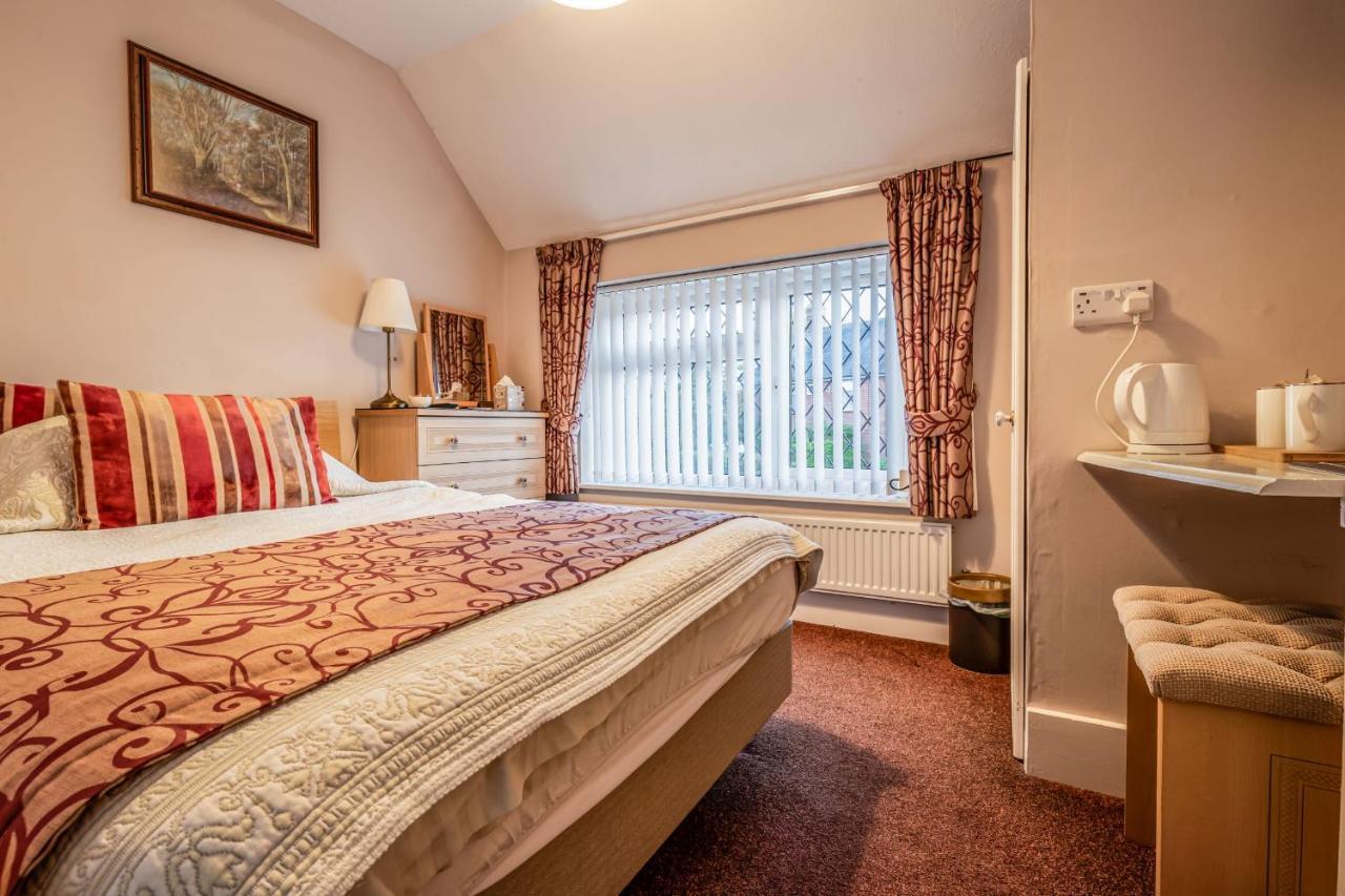The Olde Forge Hotel Hailsham Extérieur photo